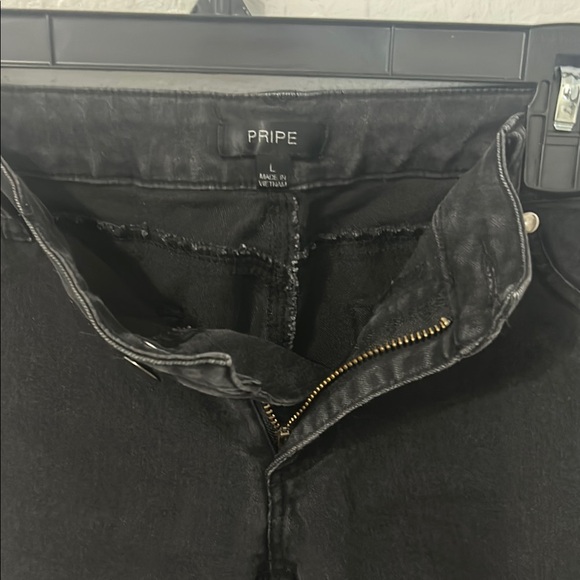 Black Low Waisted Skinny Jeans - Picture 2 of 3